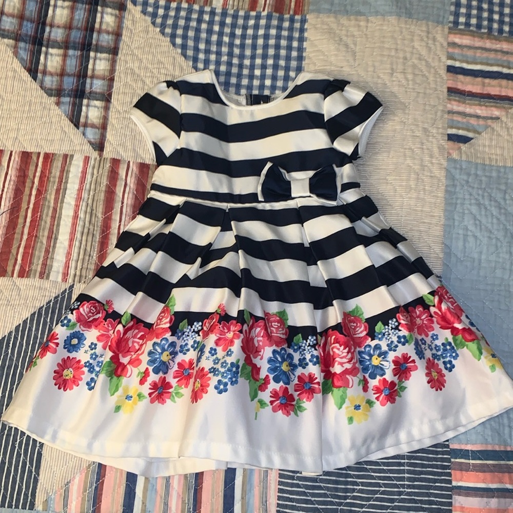Baby girl striped and floral dress - 12 months 🐣